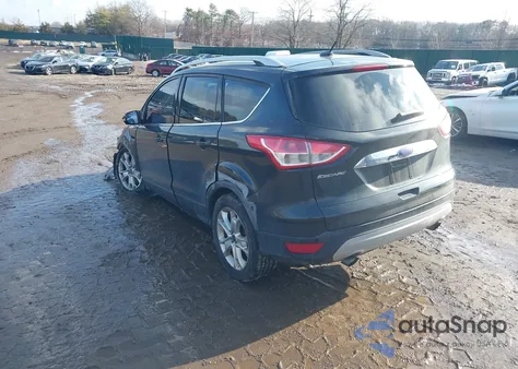 2015 Ford Escape Titanium z USA, uszkodzony, nr VIN 1FMCU0J98FUA32741